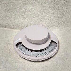 White Mechanical Kitchen Scale - Compact Home Scale